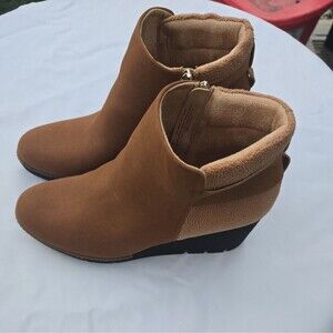 Dr. Scholl's Women Libi  Wedge Ankle Boots - Honey - size 9.5m